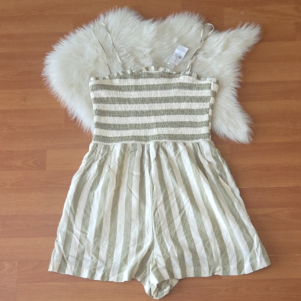 NWT American Eagle Outfitters Green & White Striped Smocked Romper Medium